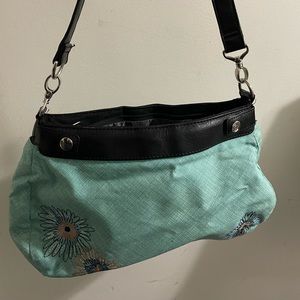 Woman’s thirty one purse
